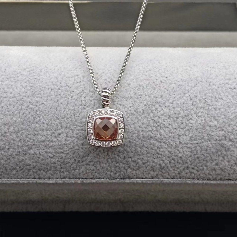 David Yurmanpendant necklace in sterlingsilverwithmoganandpaving stone diamonds